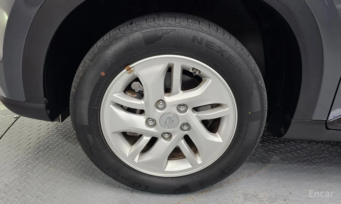 Фото 5 - Hyundai Venue