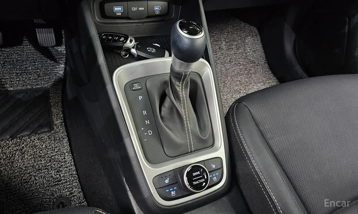 Фото 9 - Hyundai Venue