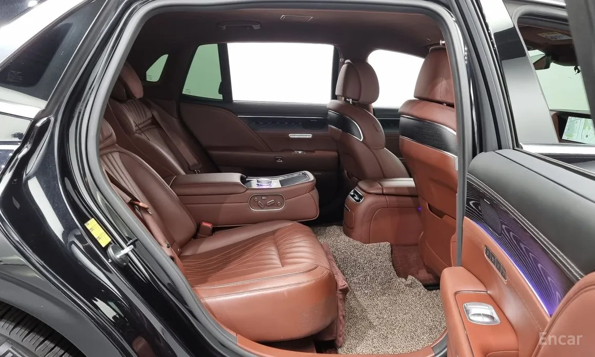 Фото 12 - Genesis G90