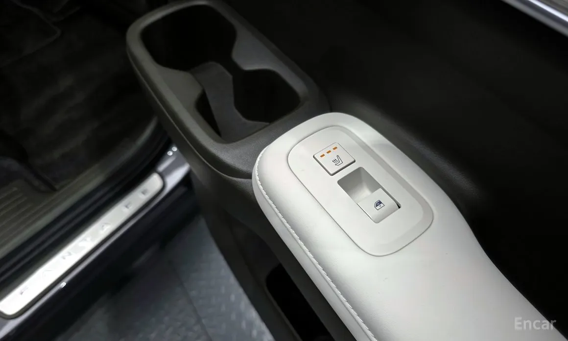 Фото 19 - Hyundai Santa Fe