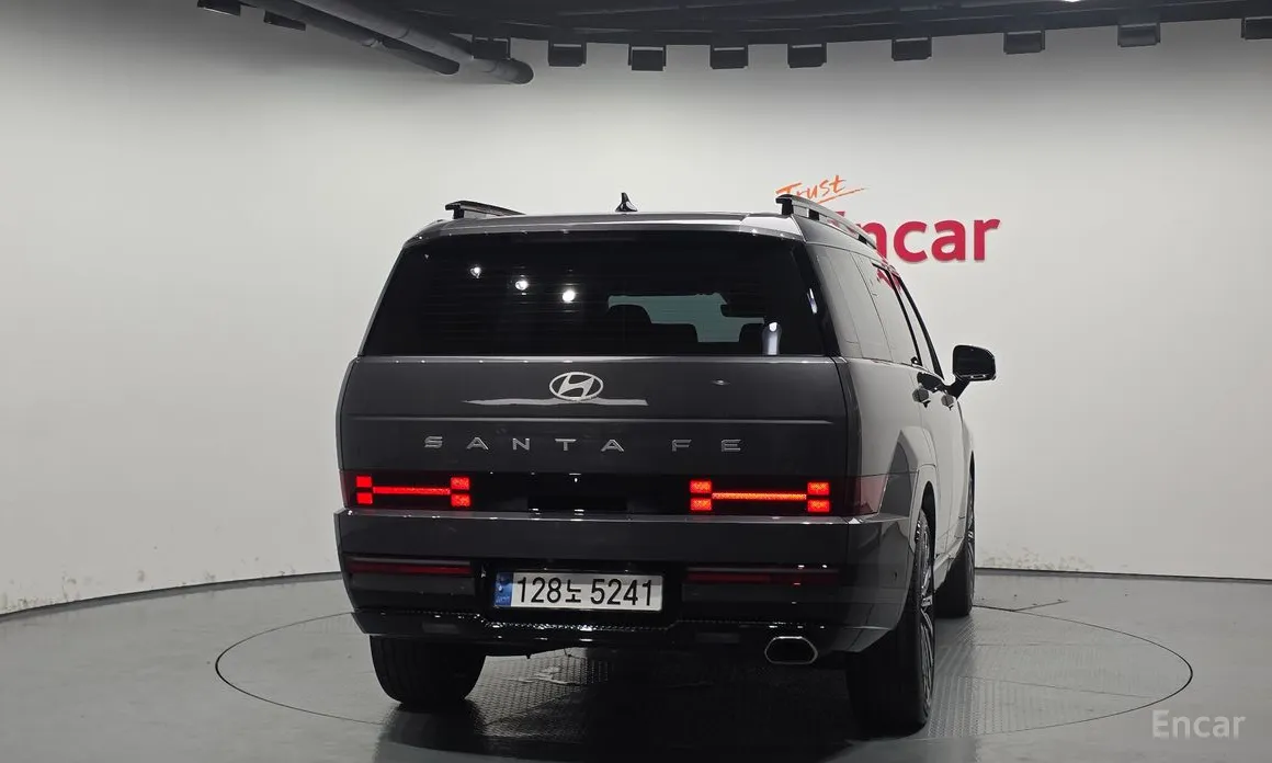 Фото 4 - Hyundai Santa Fe