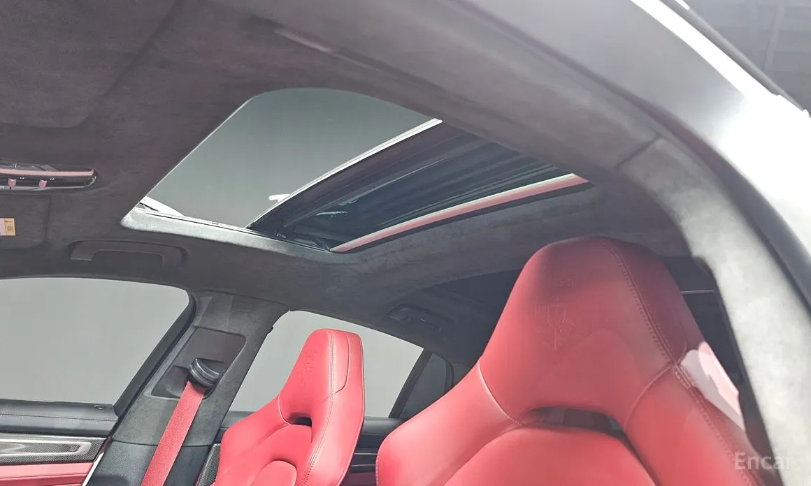 Фото 18 - Porsche Panamera