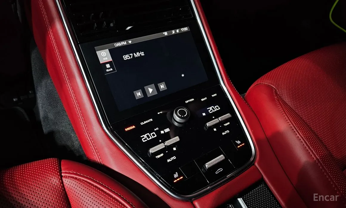 Фото 19 - Porsche Panamera