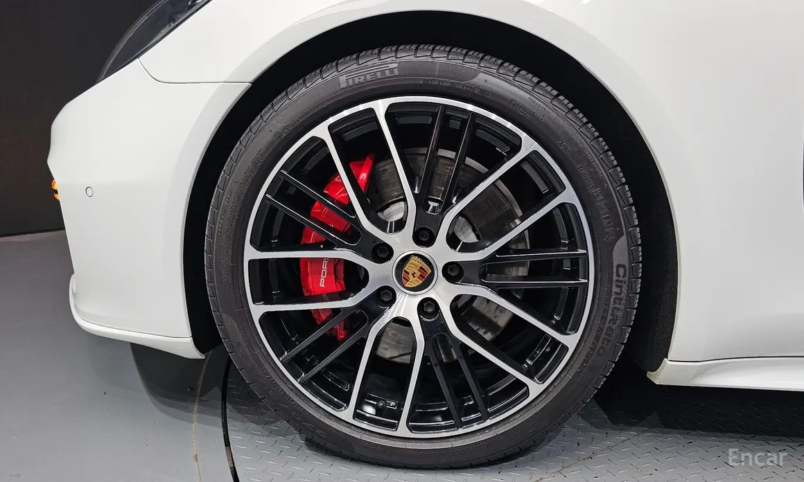 Фото 5 - Porsche Panamera