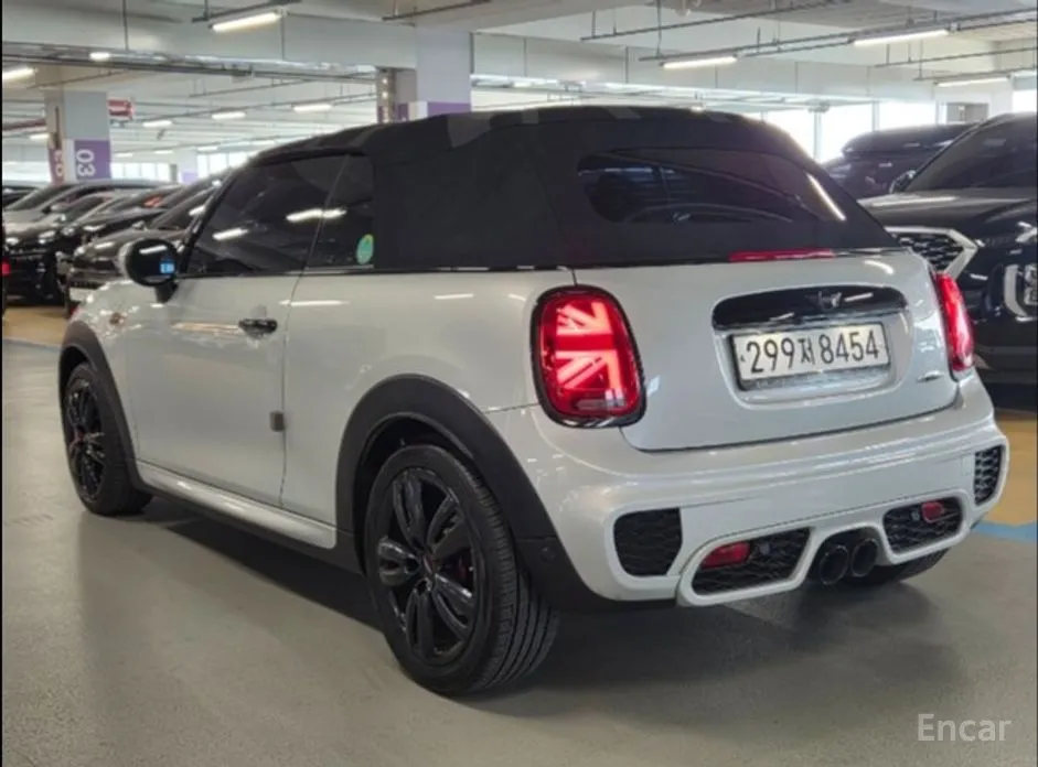 Фото 2 - Mini Cooper Convertible