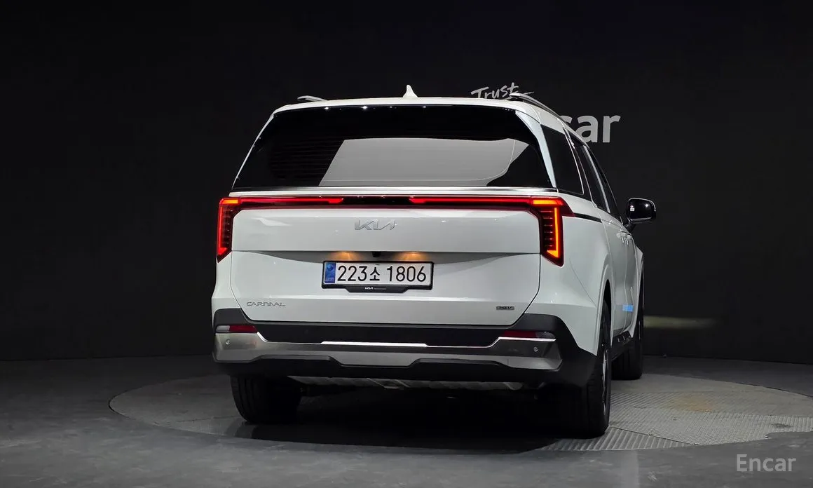 Фото 4 - Kia Carnival