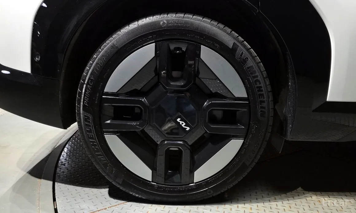 Фото 5 - Kia EV9