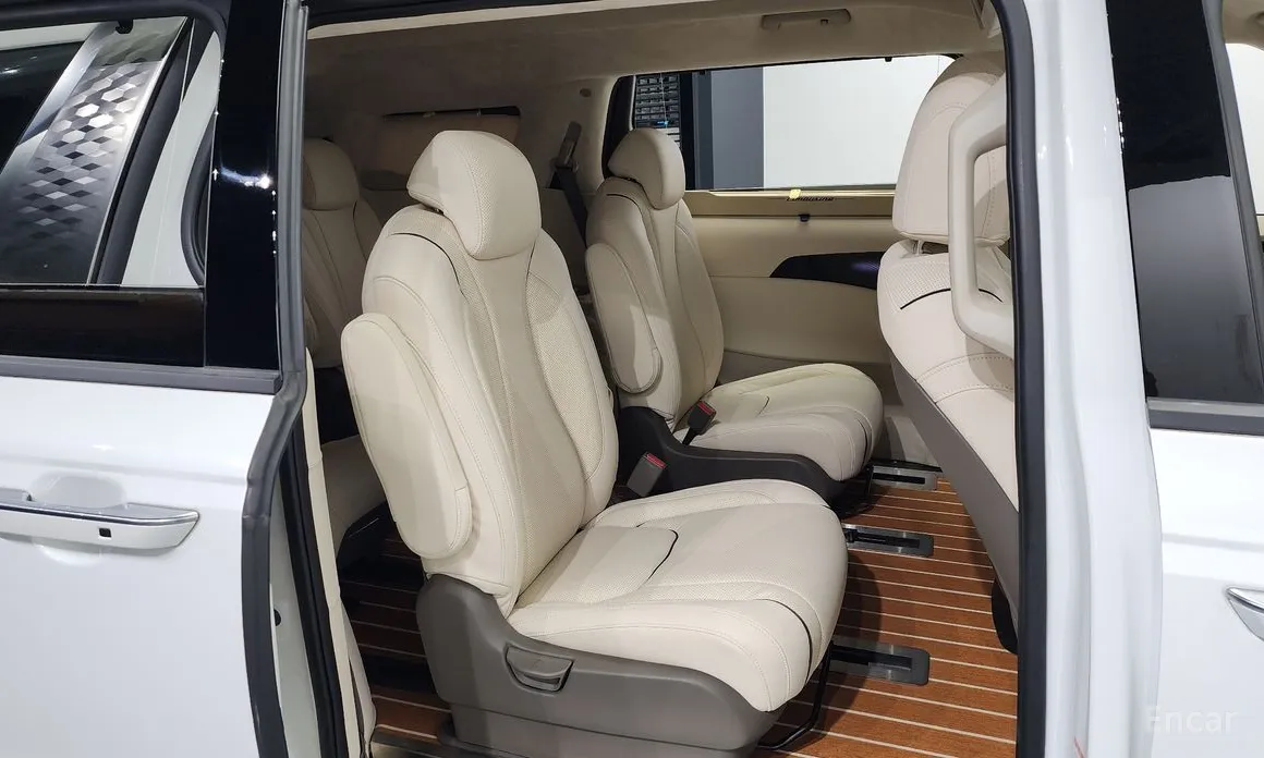 Фото 12 - Kia Carnival