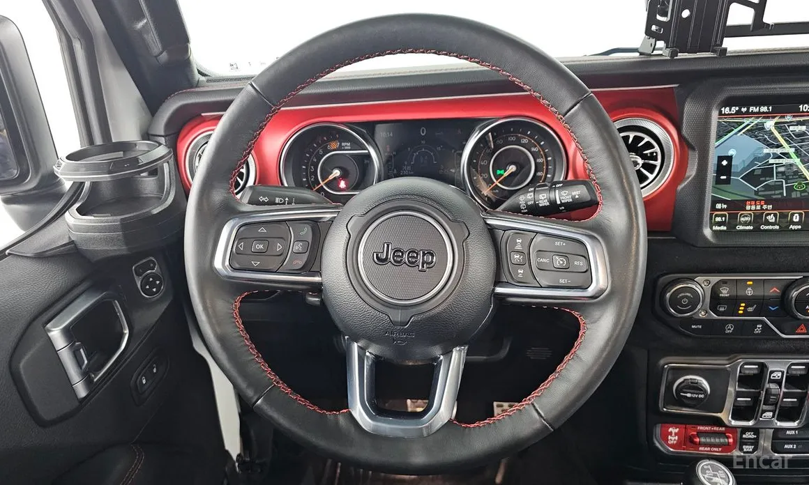 Фото 13 - Jeep Wrangler