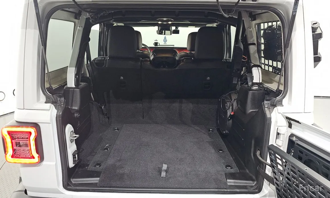 Фото 20 - Jeep Wrangler