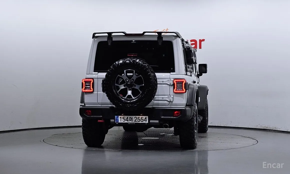 Фото 4 - Jeep Wrangler