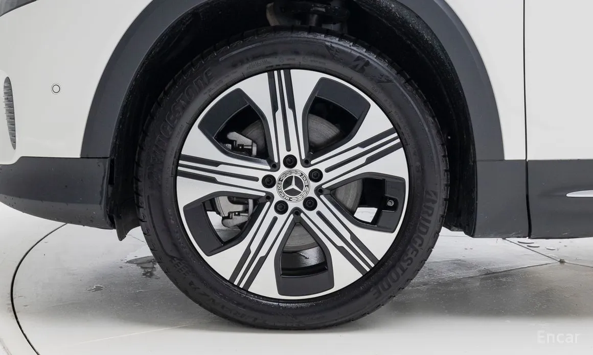 Фото 5 - Mercedes-Benz EQB