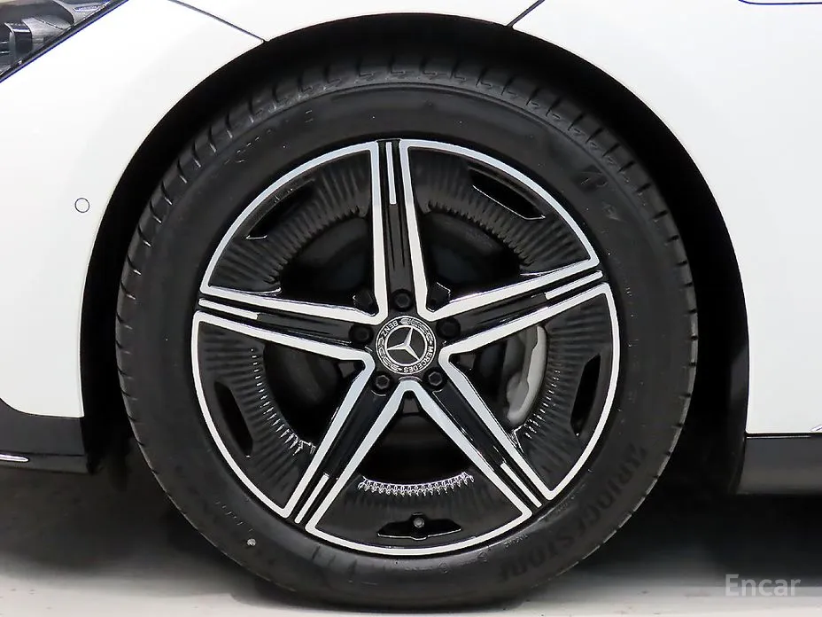 Фото 5 - Mercedes-Benz EQE