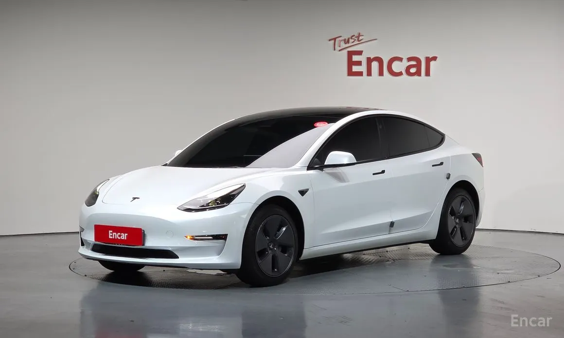 Фото 1 - Tesla Model 3