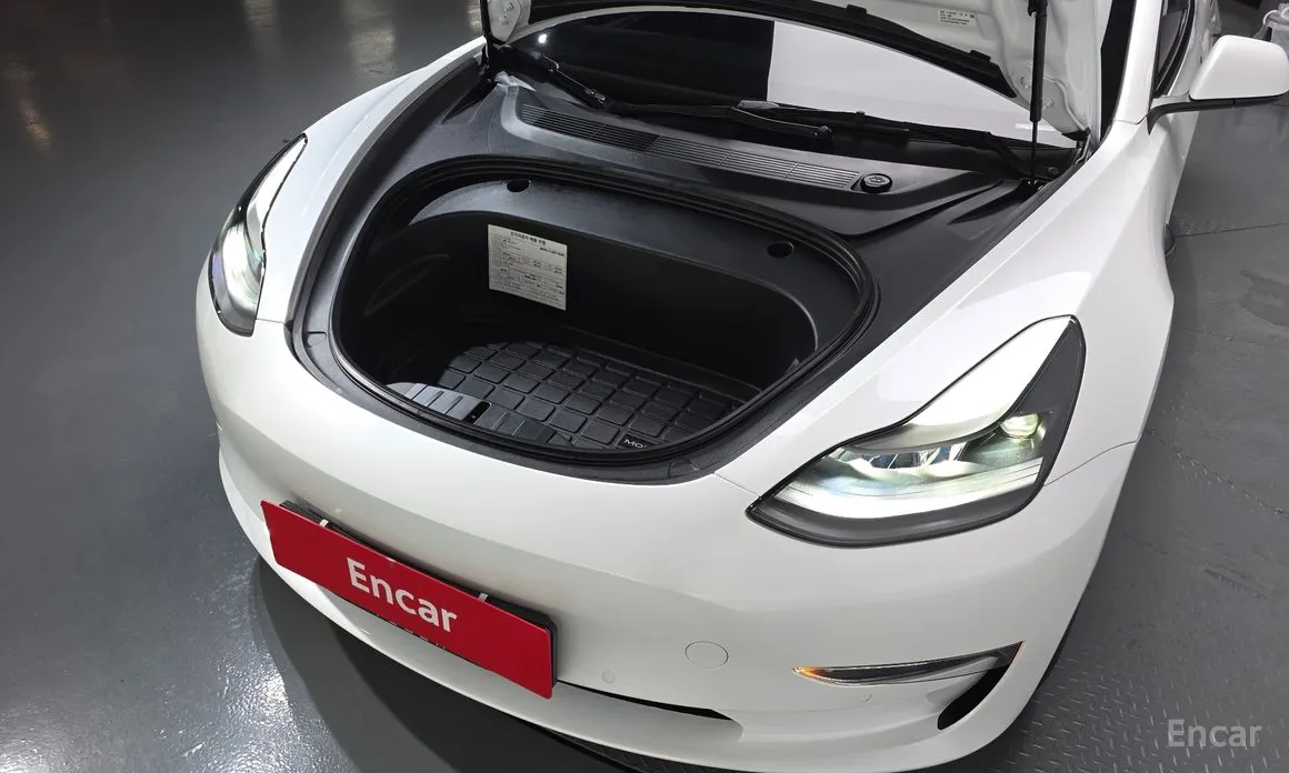 Фото 6 - Tesla Model 3