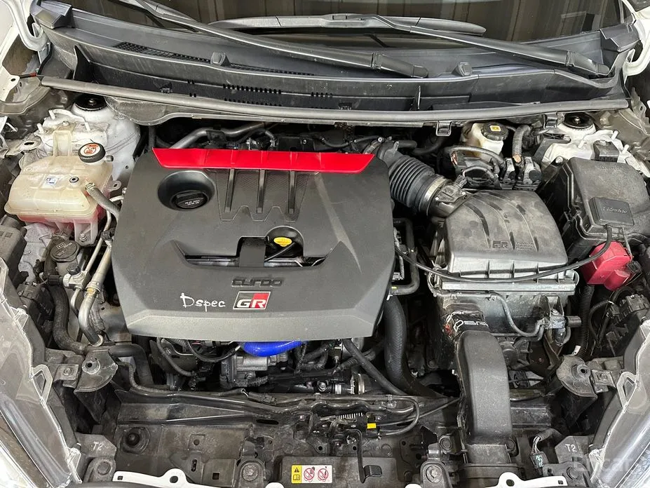 Фото 10 - Toyota Yaris