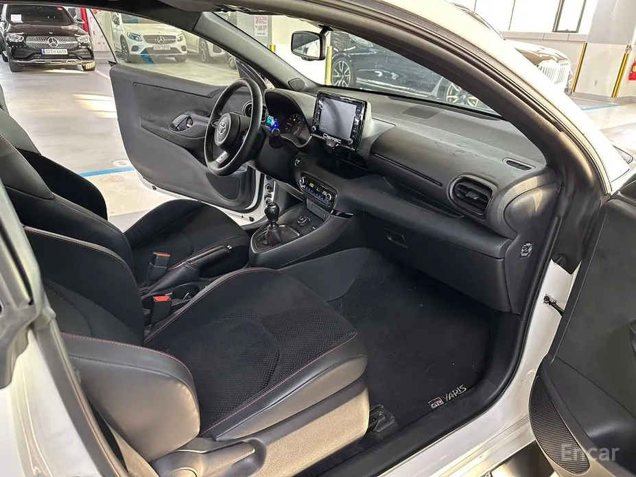 Фото 17 - Toyota Yaris