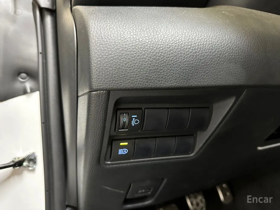 Фото 18 - Toyota Yaris