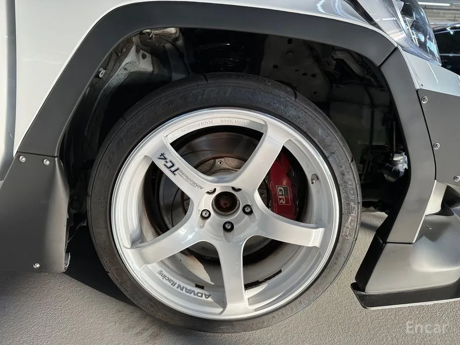 Фото 19 - Toyota Yaris