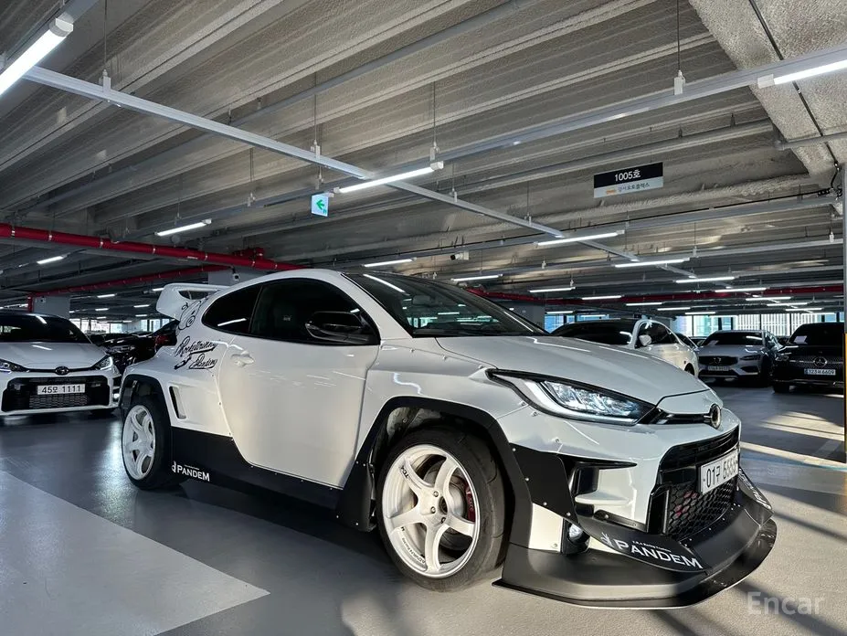 Фото 2 - Toyota Yaris