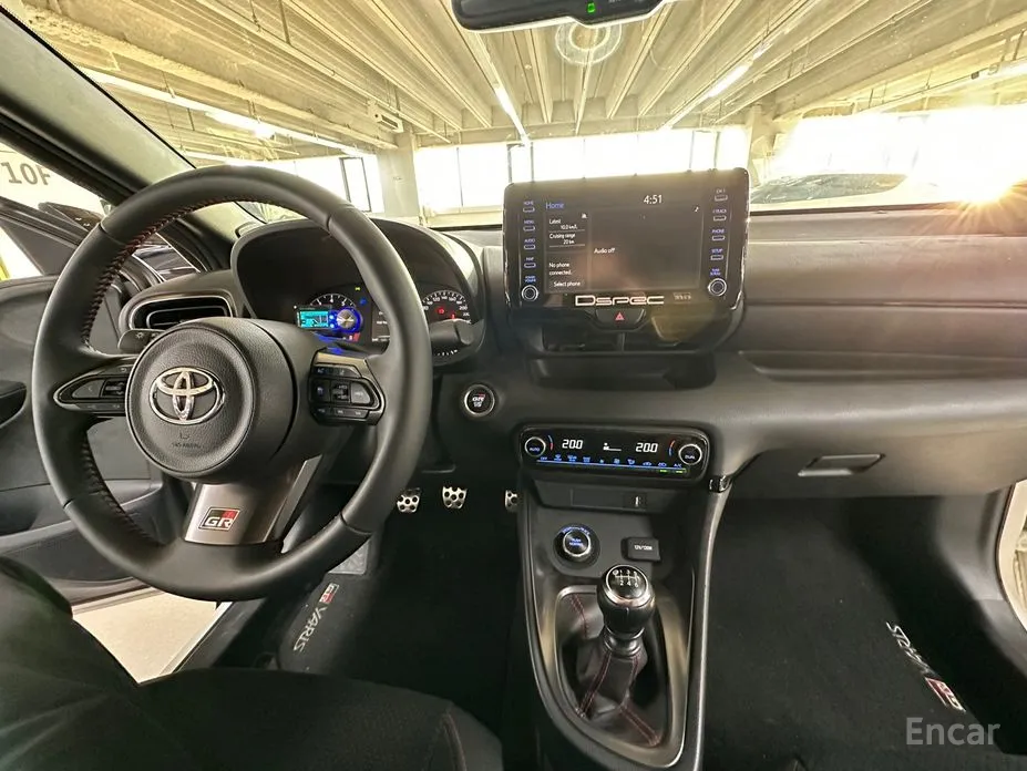 Фото 7 - Toyota Yaris