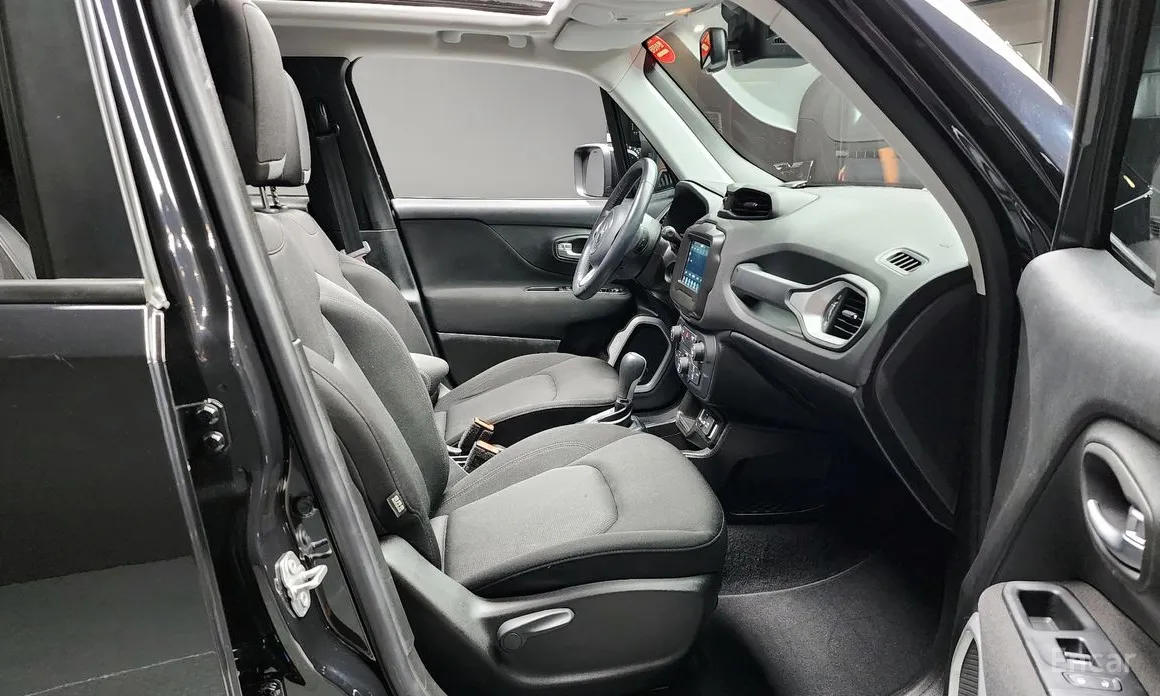 Фото 10 - Jeep Renegade