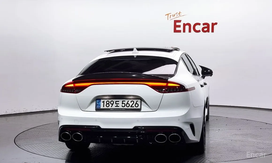 Фото 4 - Kia Stinger