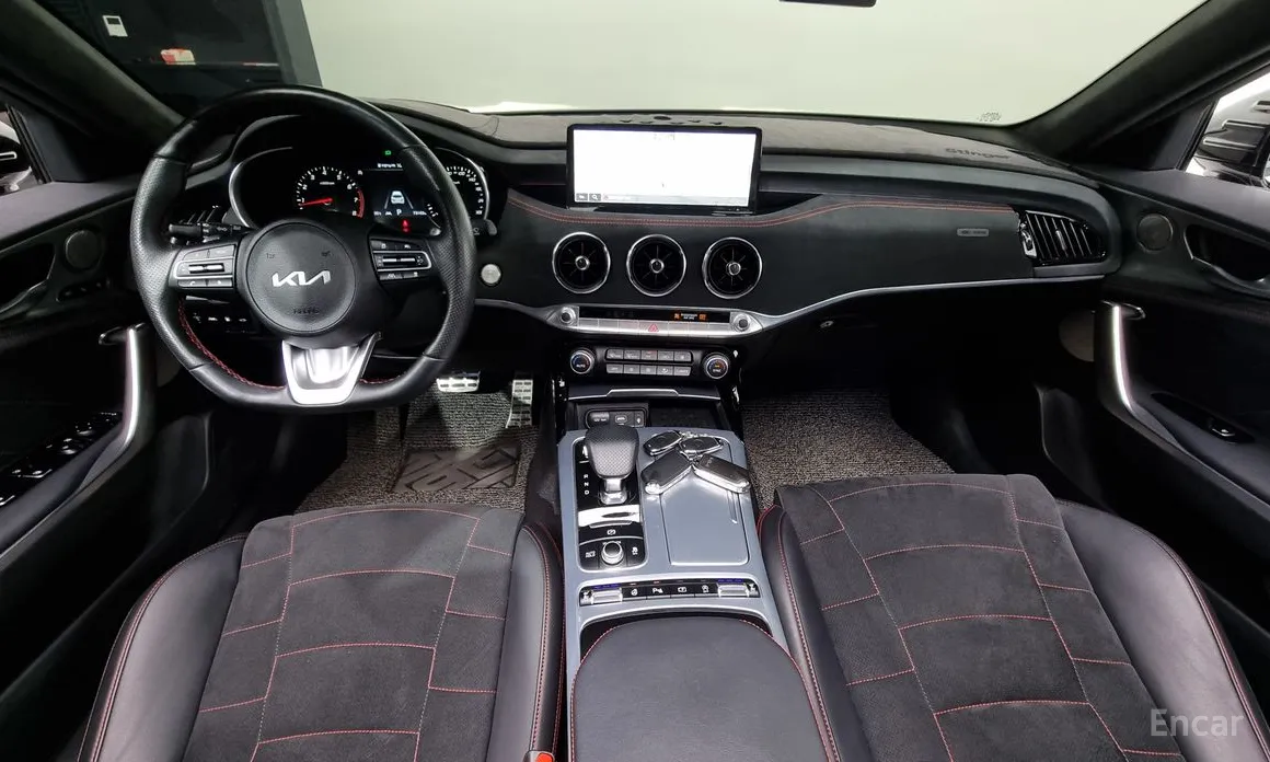 Фото 7 - Kia Stinger