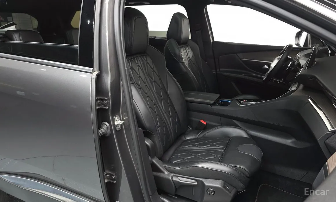 Фото 10 - Peugeot 5008