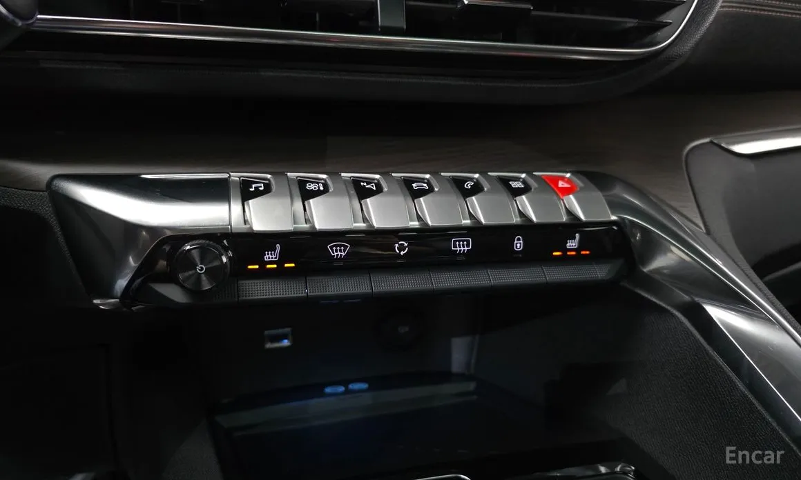 Фото 16 - Peugeot 5008