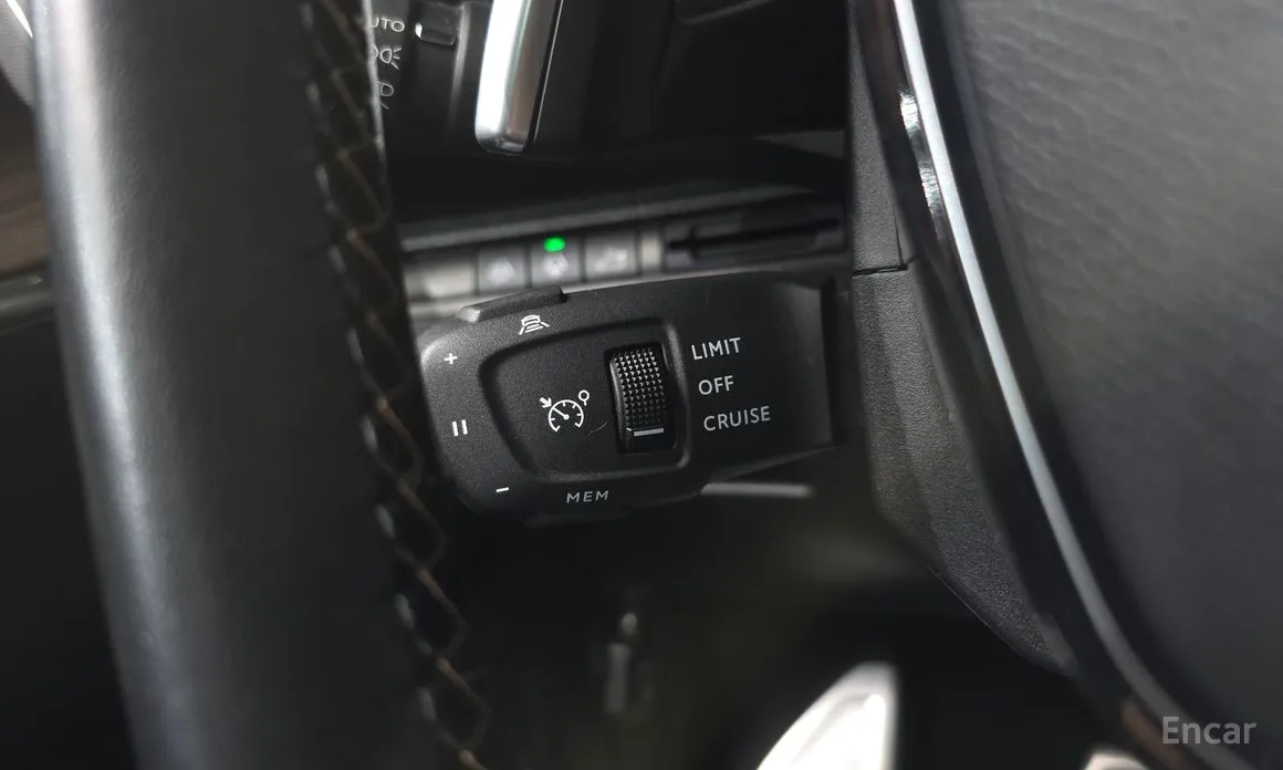 Фото 18 - Peugeot 5008