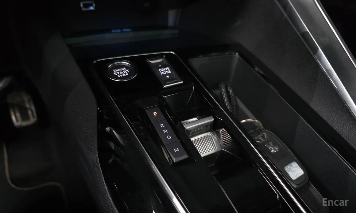 Фото 9 - Peugeot 5008