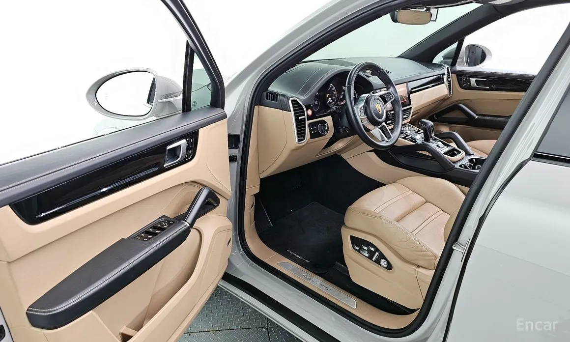 Фото 10 - Porsche Cayenne
