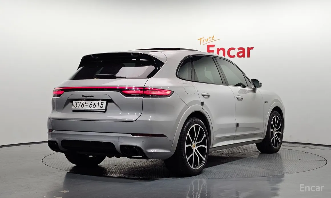 Фото 2 - Porsche Cayenne