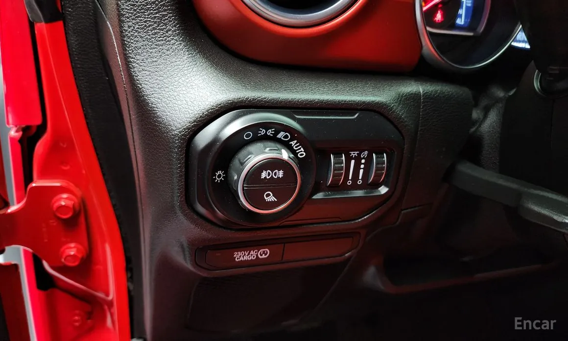 Фото 18 - Jeep Gladiator