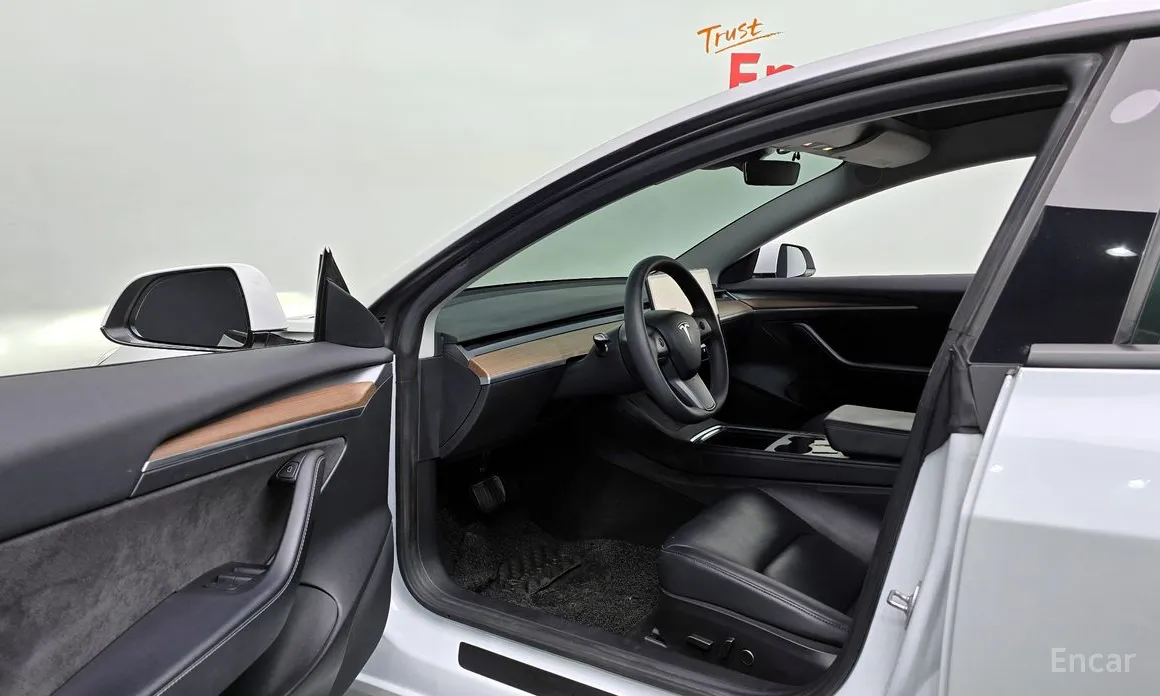 Фото 11 - Tesla Model 3