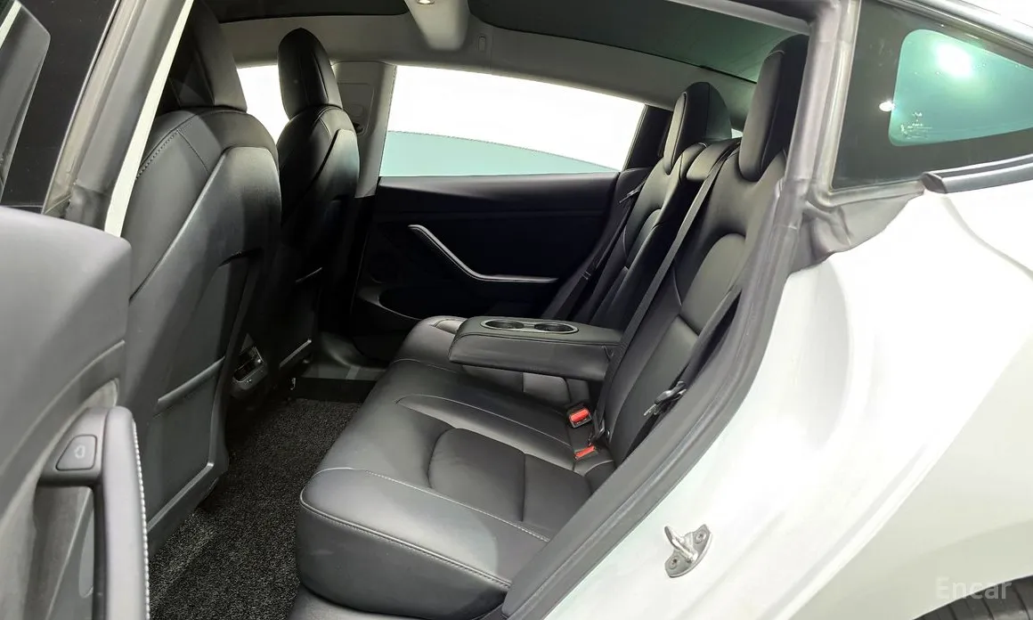 Фото 12 - Tesla Model 3