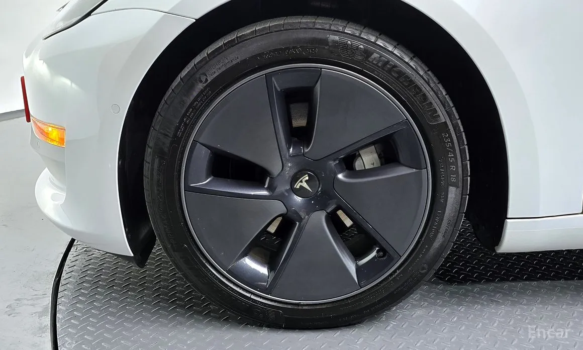 Фото 5 - Tesla Model 3