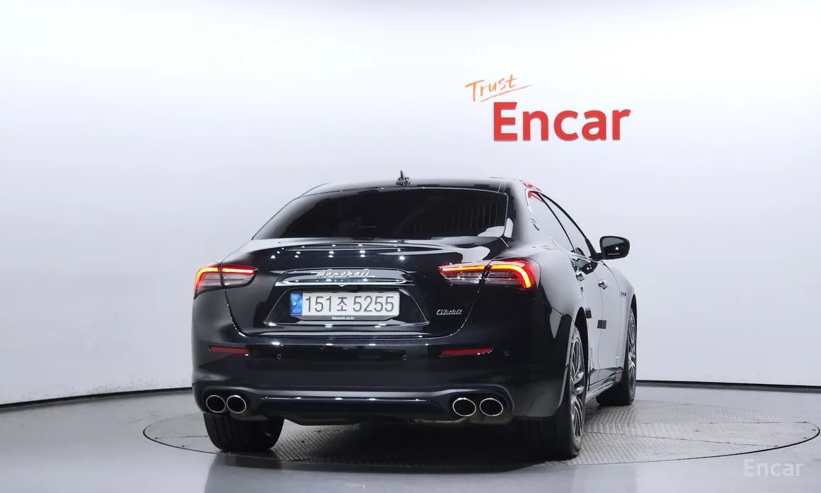 Фото 4 - Maserati Ghibli