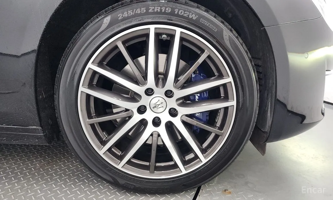 Фото 5 - Maserati Ghibli