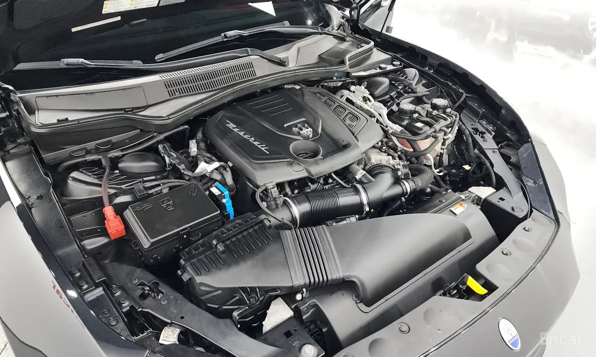 Фото 6 - Maserati Ghibli