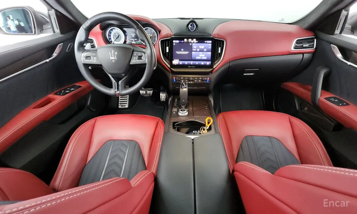 Фото 7 - Maserati Ghibli