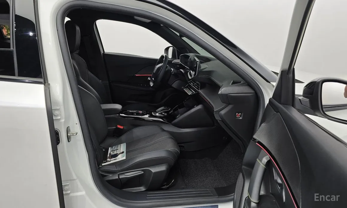 Фото 11 - Peugeot 2008