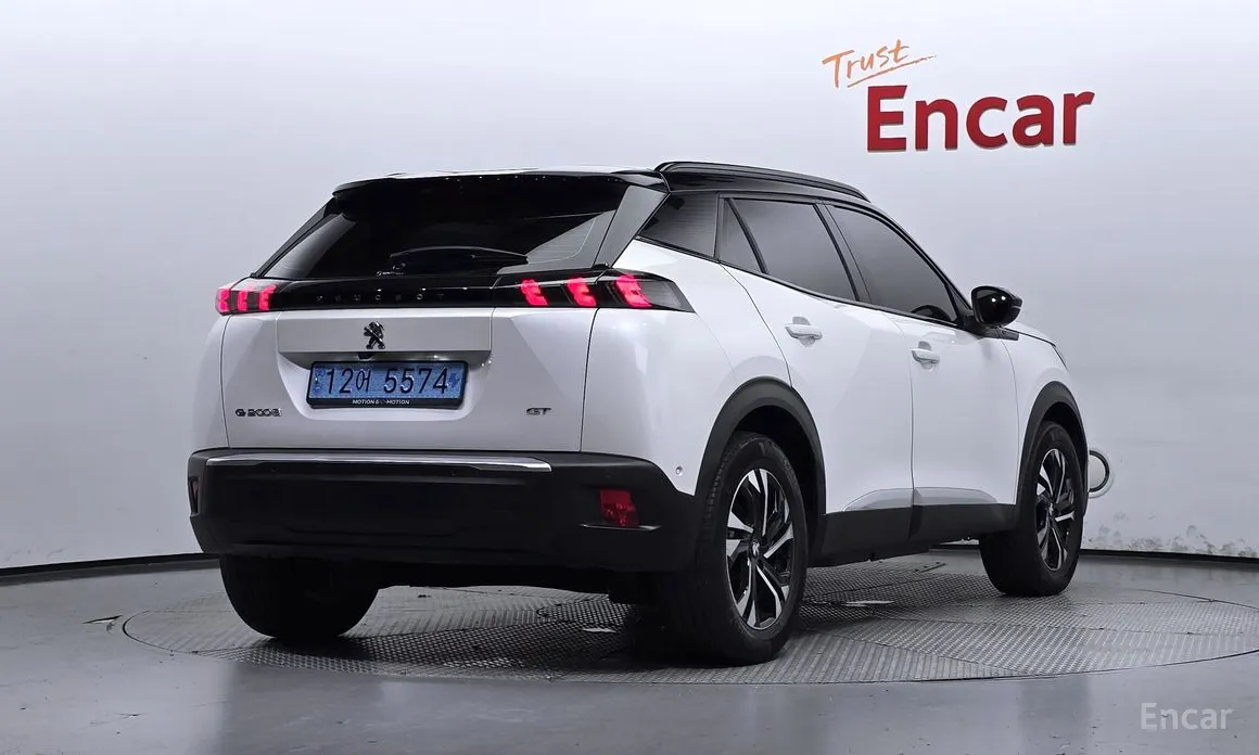 Фото 2 - Peugeot 2008