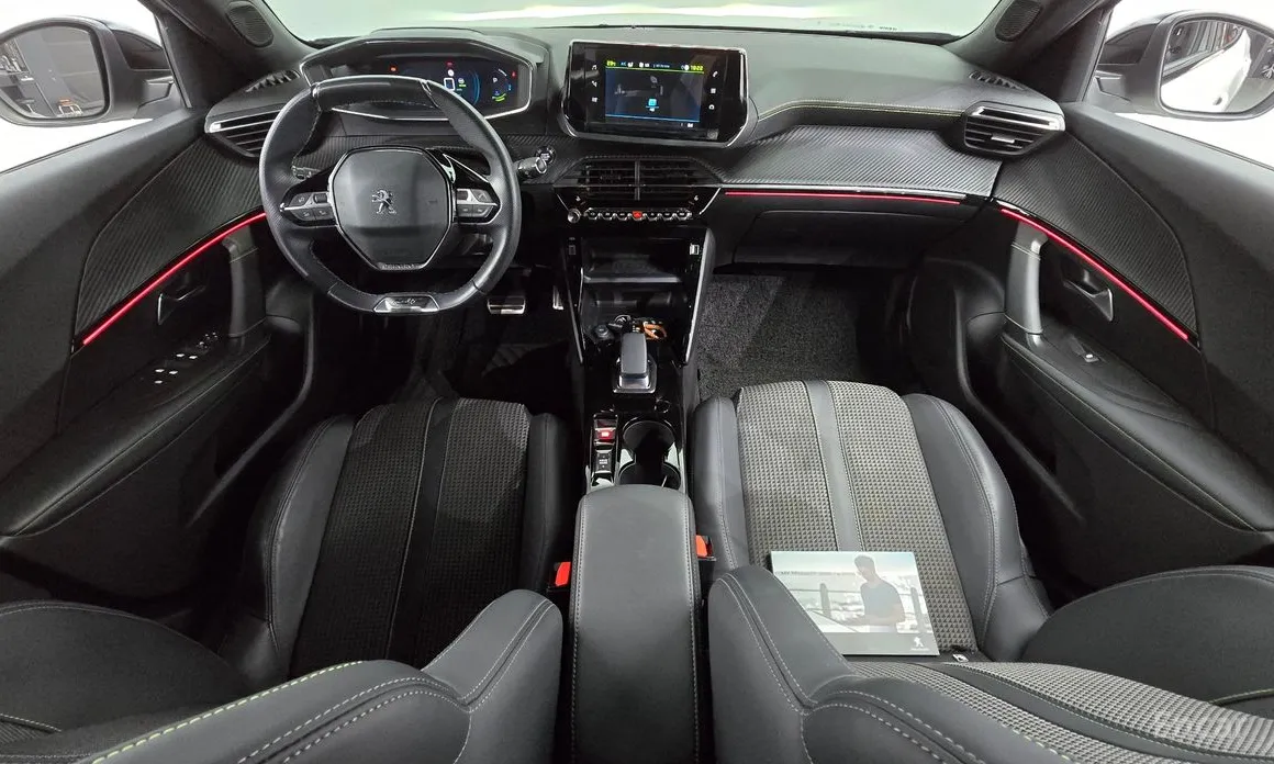 Фото 7 - Peugeot 2008