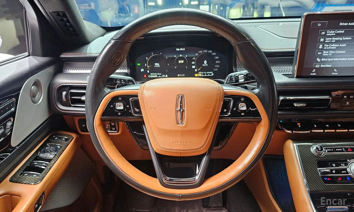 Фото 14 - Lincoln Aviator