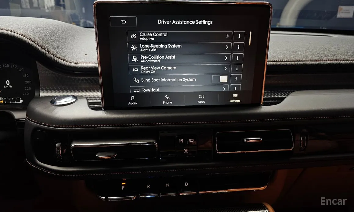 Фото 16 - Lincoln Aviator