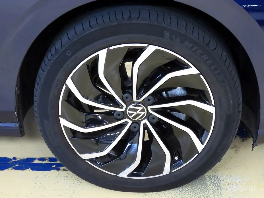 Фото 19 - Volkswagen Golf