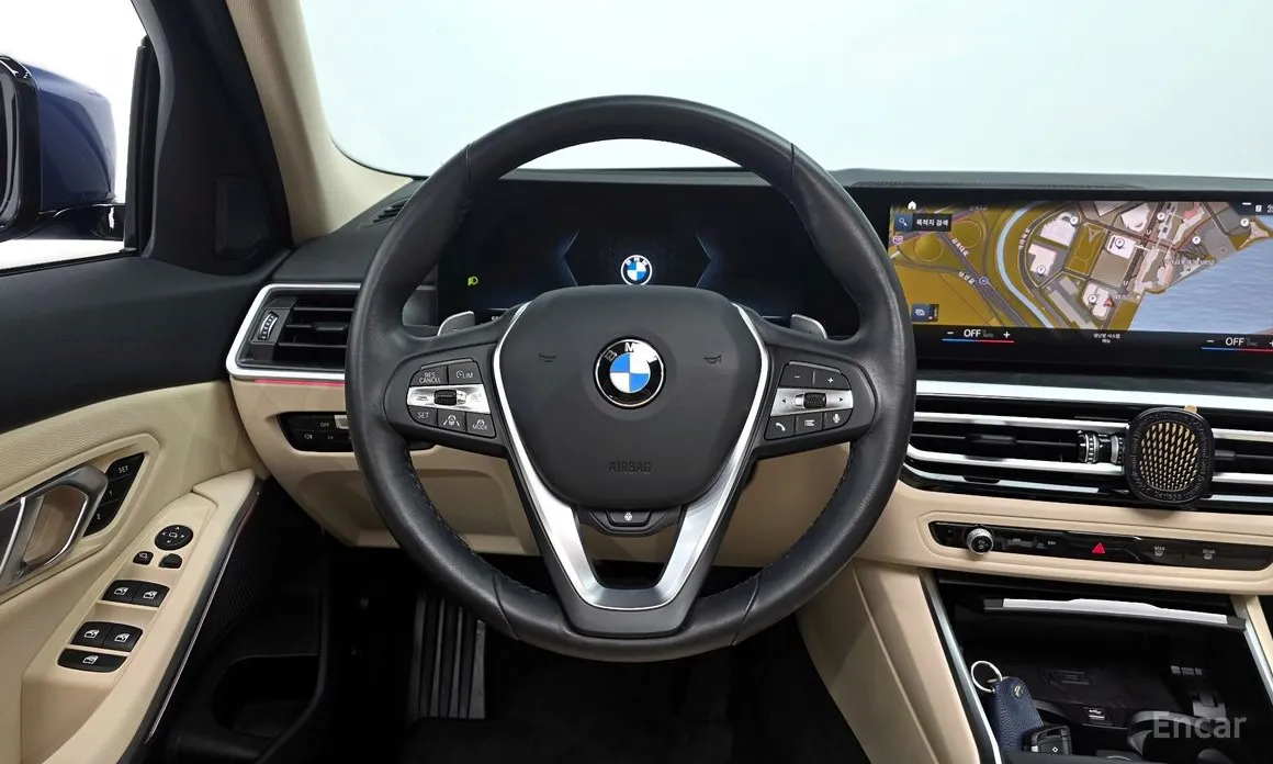 Photo 13 - BMW 3 Series