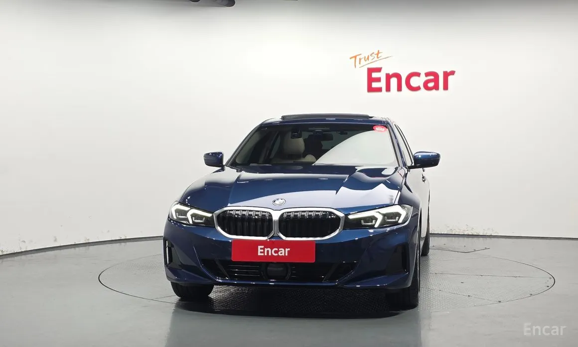 Photo 3 - BMW 3 Series